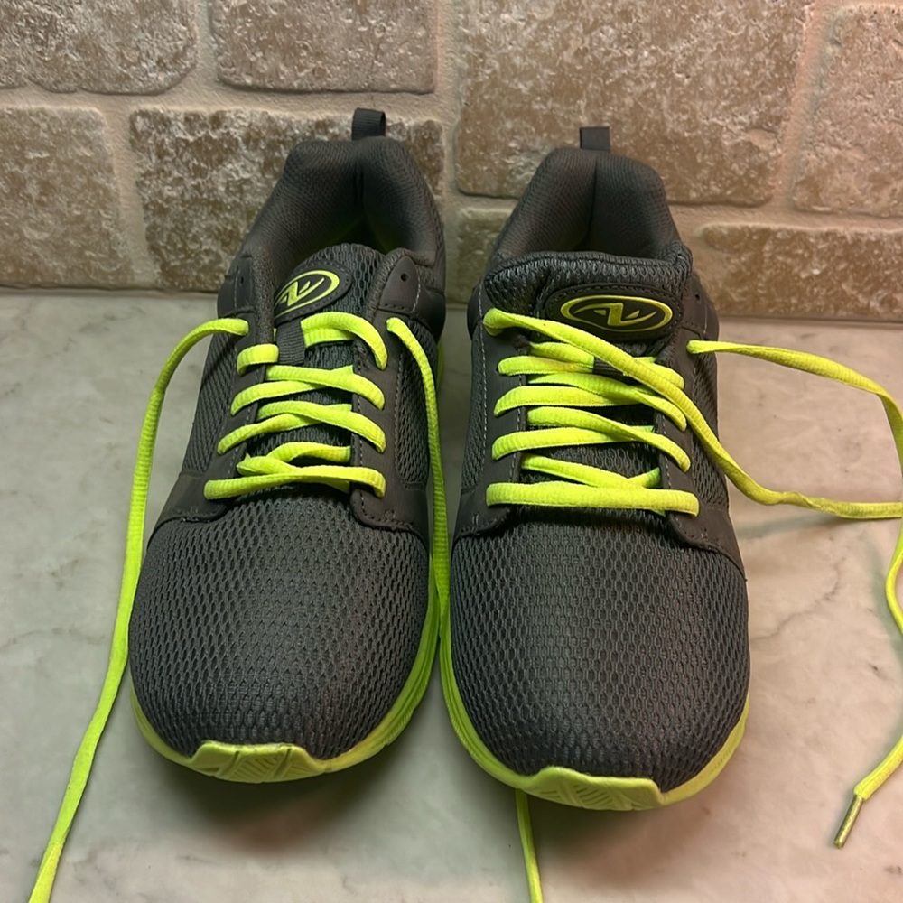 Athletic Works Tennis Shoes